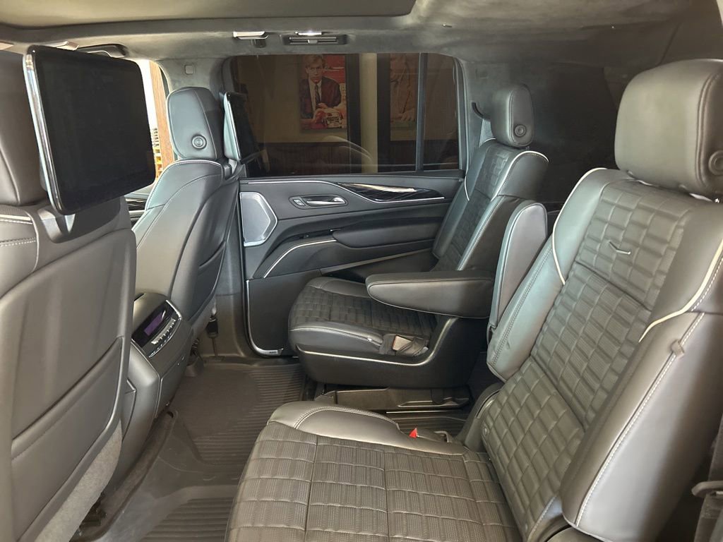 Used 2023 Cadillac Escalade ESV V AWD/4WD image 27