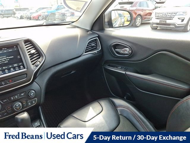 Used 2020 Jeep Cherokee Trailhawk w/ Cold Weather Group AWD/4WD image 23