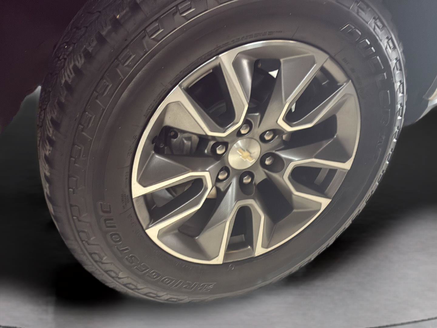 Used 2022 Chevrolet Silverado 1500 LT AWD/4WD image 22