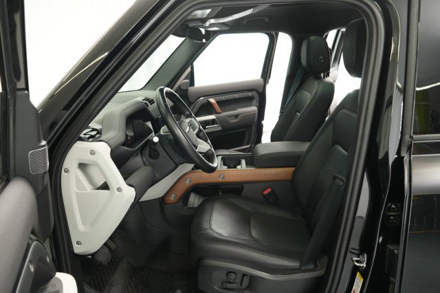 Used 2023 Land Rover Defender 110 X-Dynamic SE AWD/4WD image 33