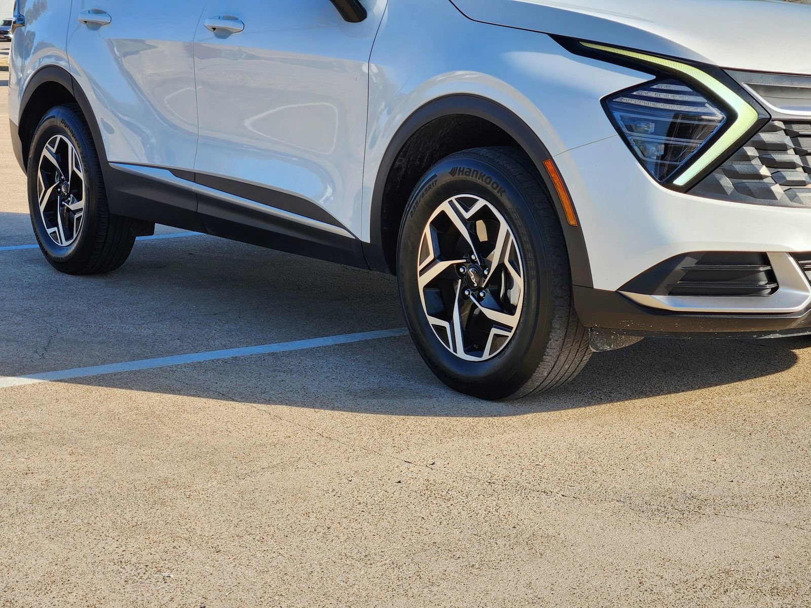 Used 2024 Kia Sportage LX image 11