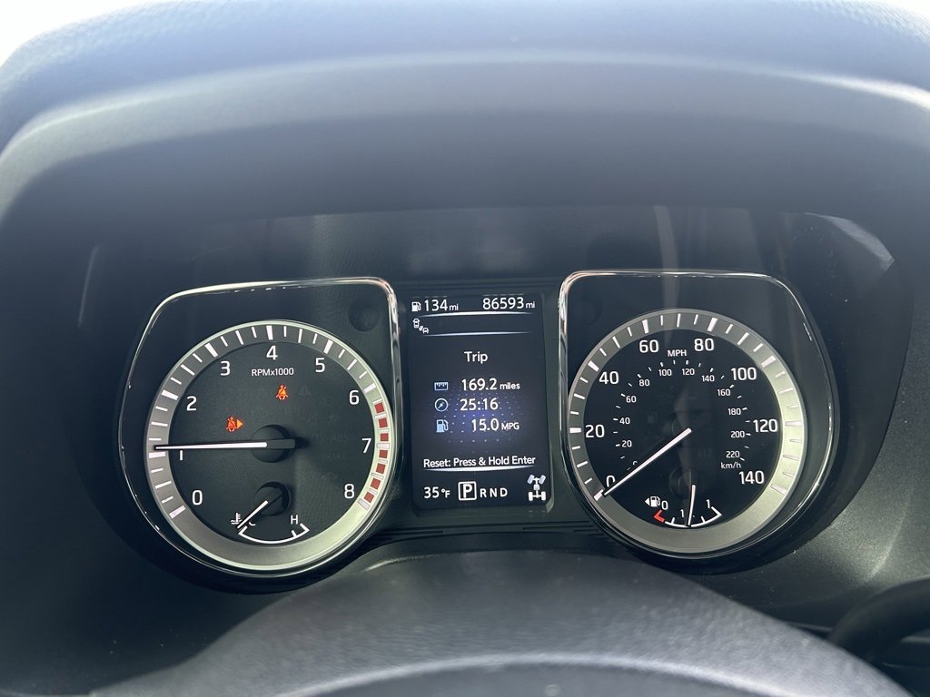 Used 2018 Nissan Titan SL w/ Chrome Package image 20