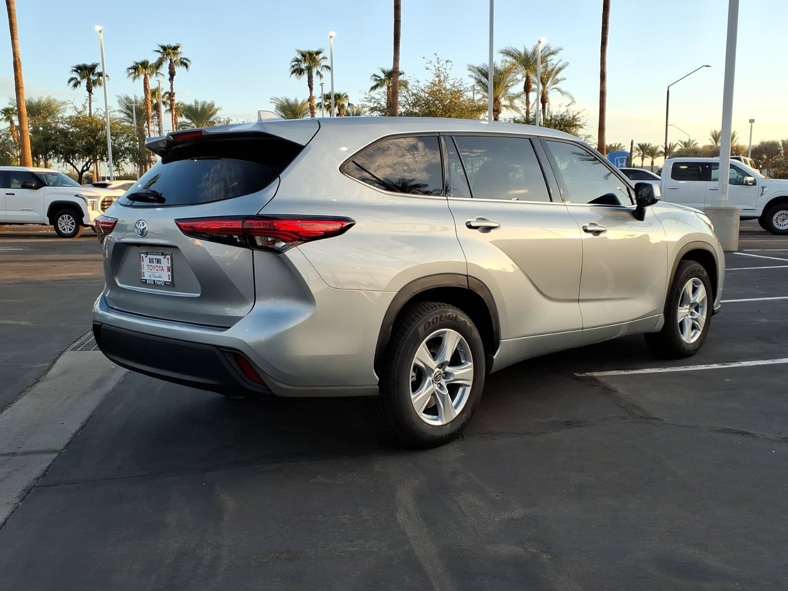 Certified 2020 Toyota Highlander L FWD image 4