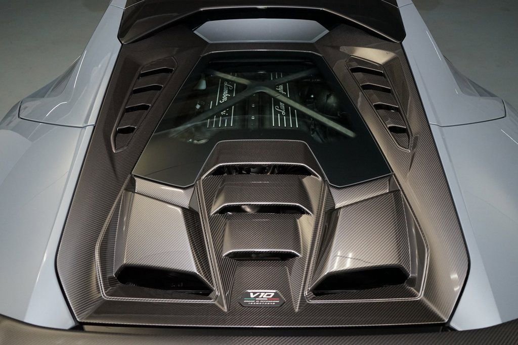 Used 2024 Lamborghini Huracan Tecnica image 9