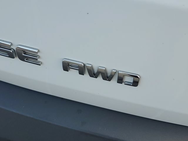 Certified 2023 Chevrolet Traverse LT w/ LPO, Cargo Package AWD/4WD image 6