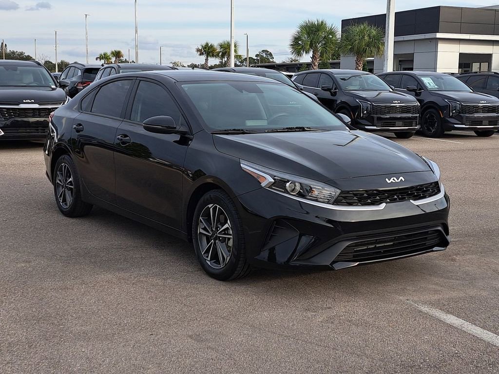 Used 2024 Kia Forte LXS w/ LXS Technology Package image 3