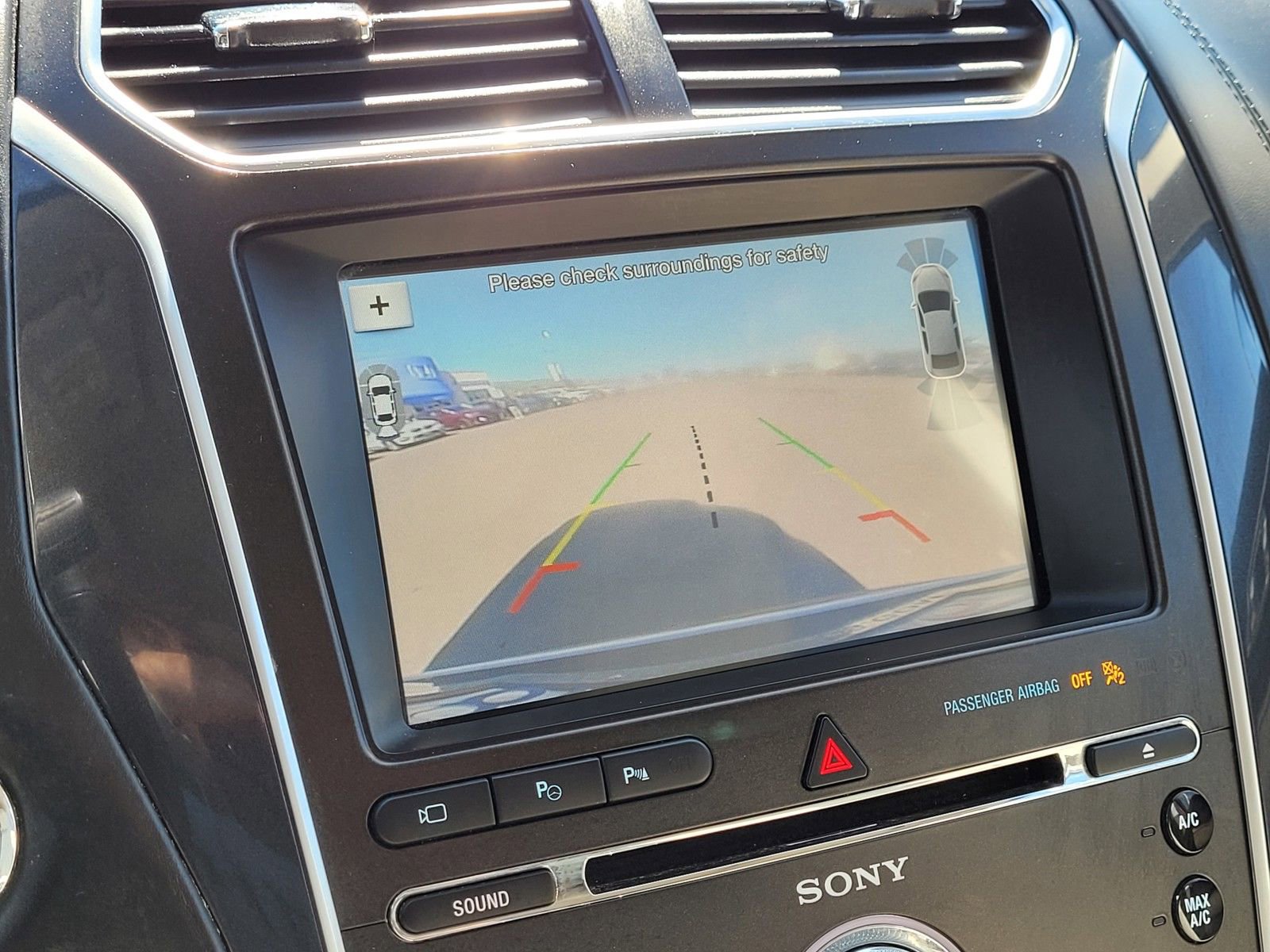 Used 2018 Ford Explorer Platinum image 25