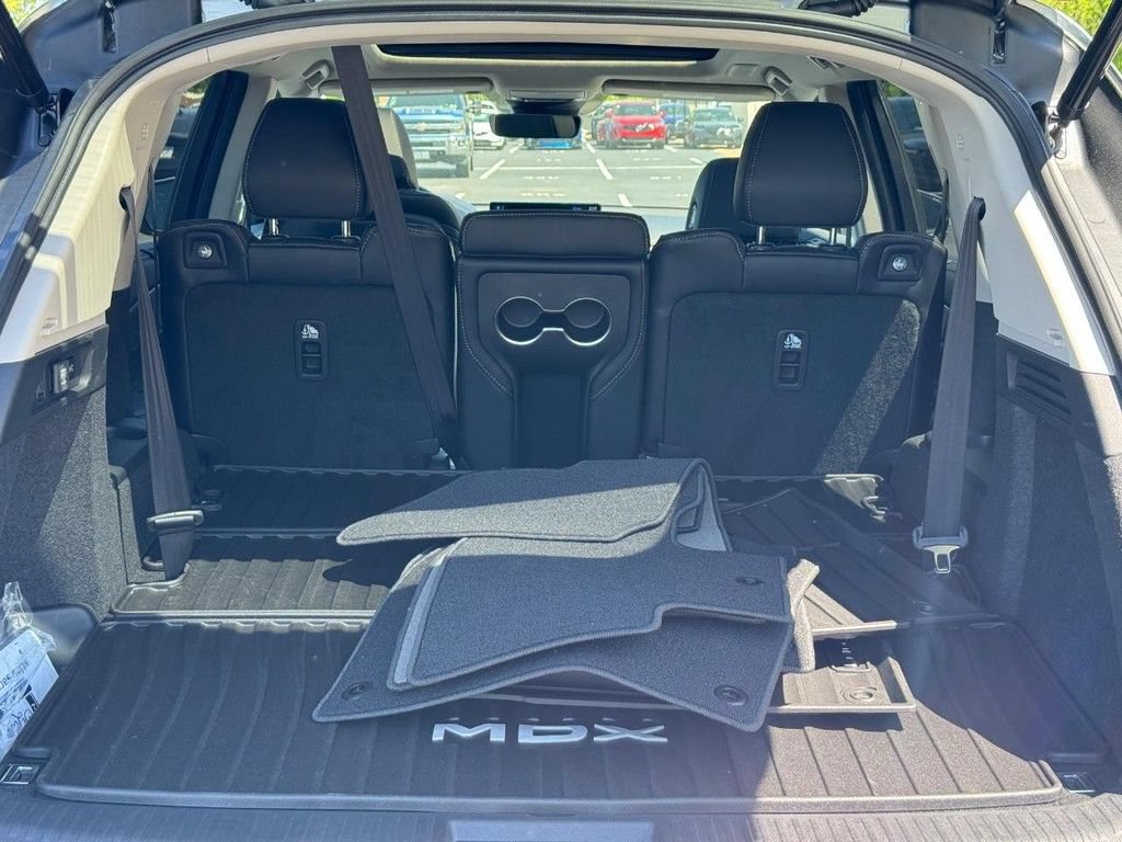 Certified 2026 Acura MDX w/ Technology Package FWD image 5