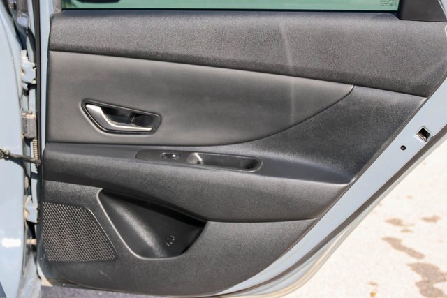 Used 2022 Hyundai Elantra SEL w/ Convenience Package image 15