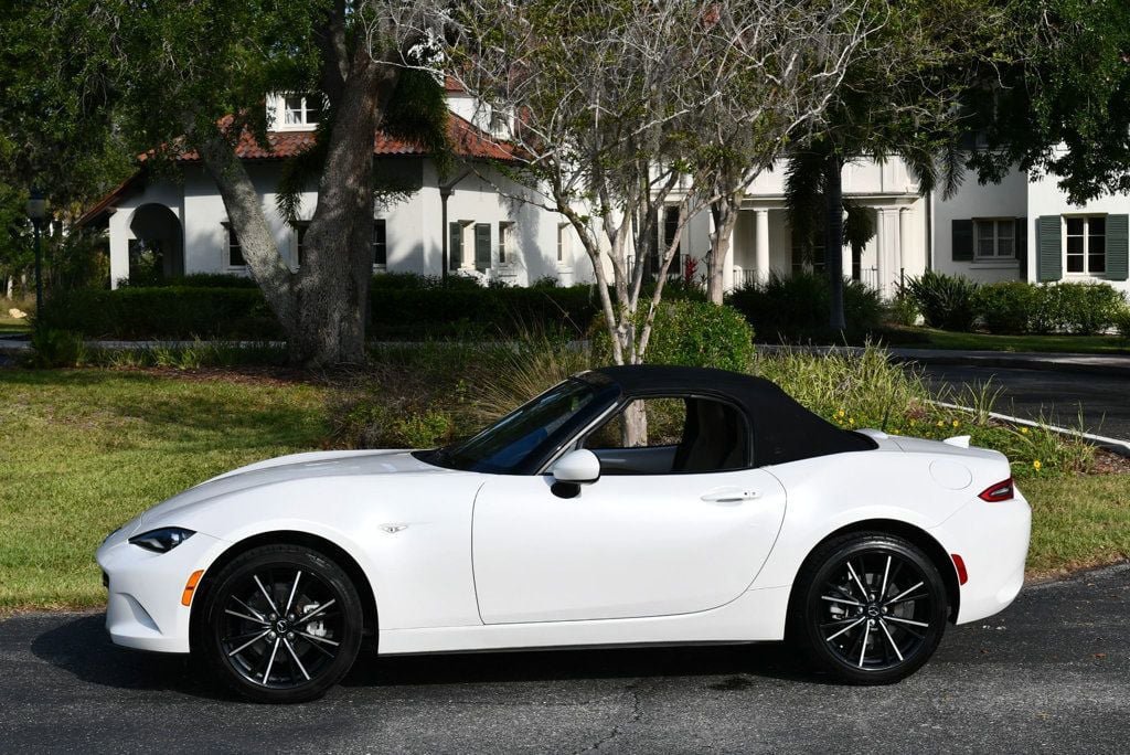 Used 2024 MAZDA MX-5 Miata Grand Touring RWD image 30