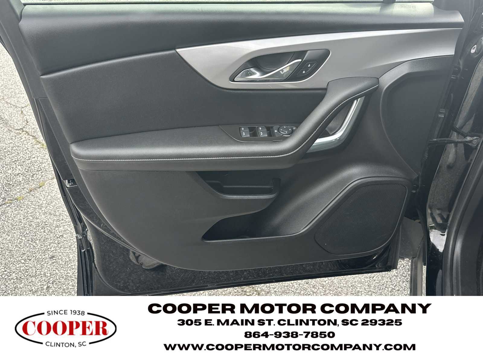 Used 2025 Chevrolet Blazer LT FWD image 9