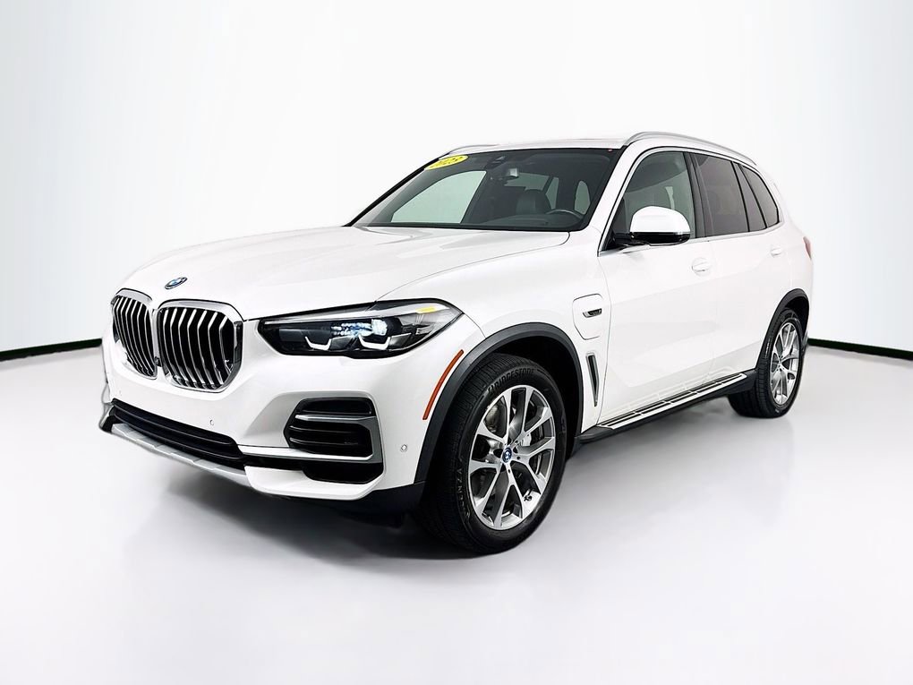 Used 2023 BMW X5 xDrive45e image 3