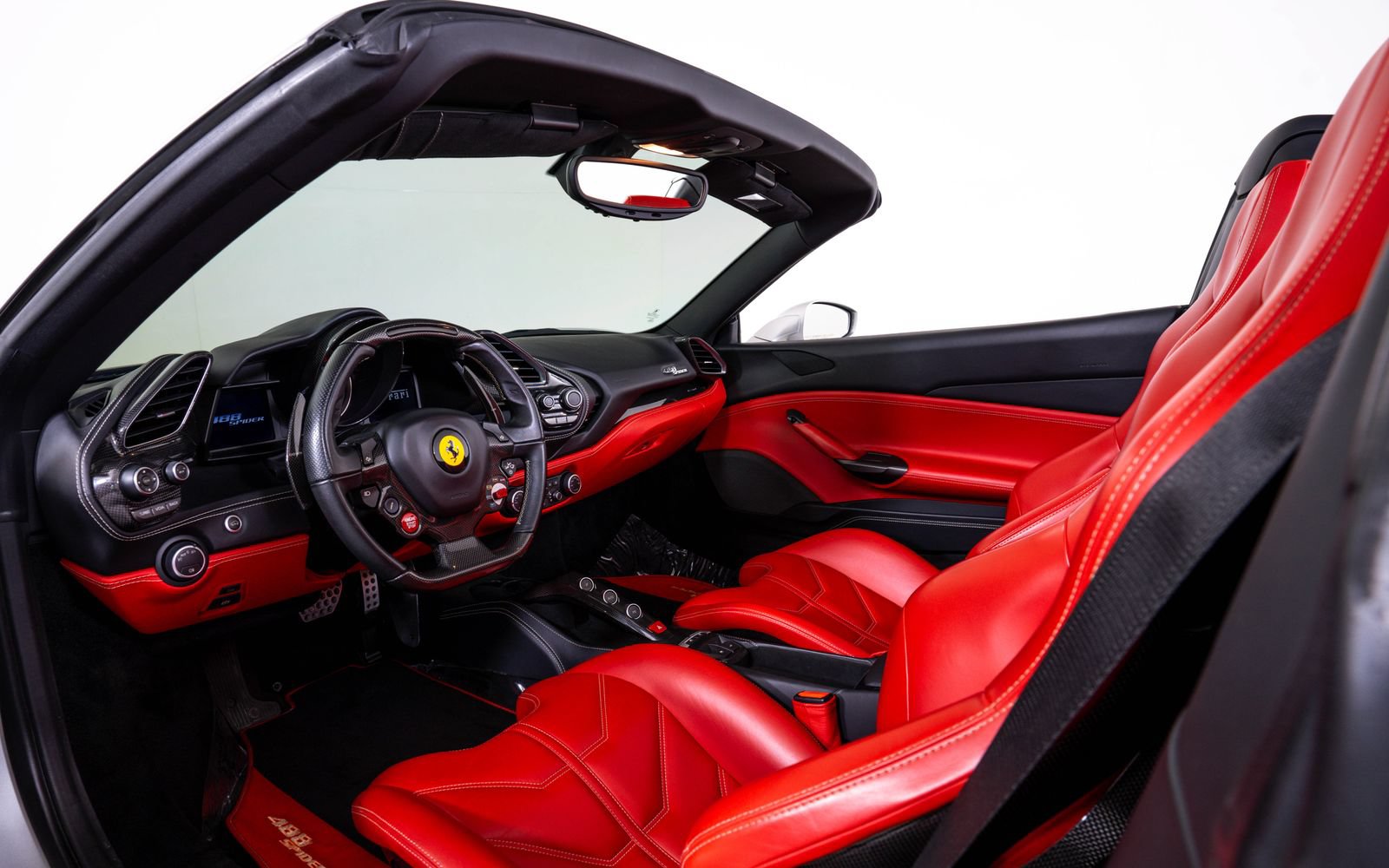 Used 2019 Ferrari 488 Spider RWD image 21