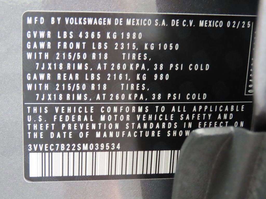 Used 2025 Volkswagen Taos SE w/ Panoramic Sunroof Package image 35