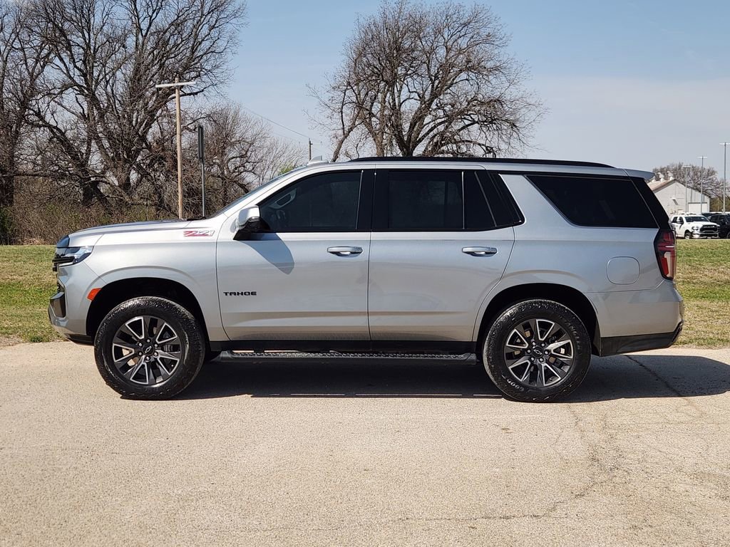 Used 2024 Chevrolet Tahoe Z71 w/ Luxury Package AWD/4WD image 4