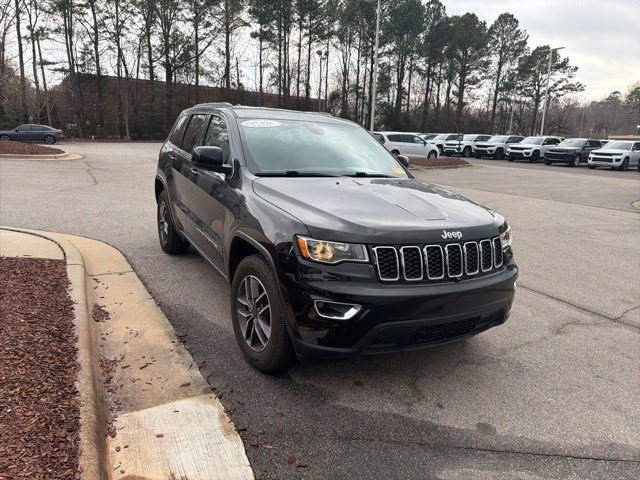 Used 2020 Jeep Grand Cherokee Laredo w/ 18" Wheel & 8.4" Radio Group image 8