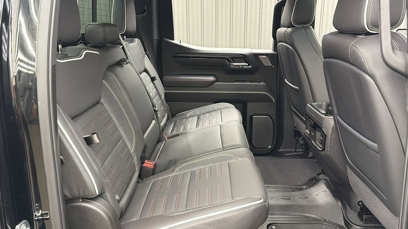 Used 2025 GMC Sierra 1500 AT4X image 42