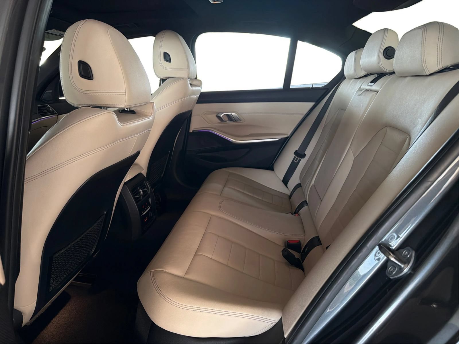 Used 2019 BMW 330i Sedan w/ M Sport Package RWD image 10