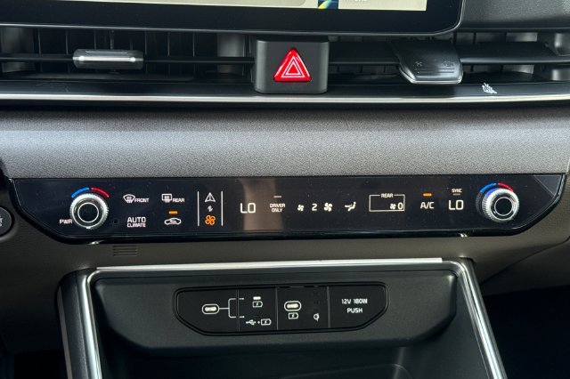 New 2027 Kia Carnival EX FWD image 26