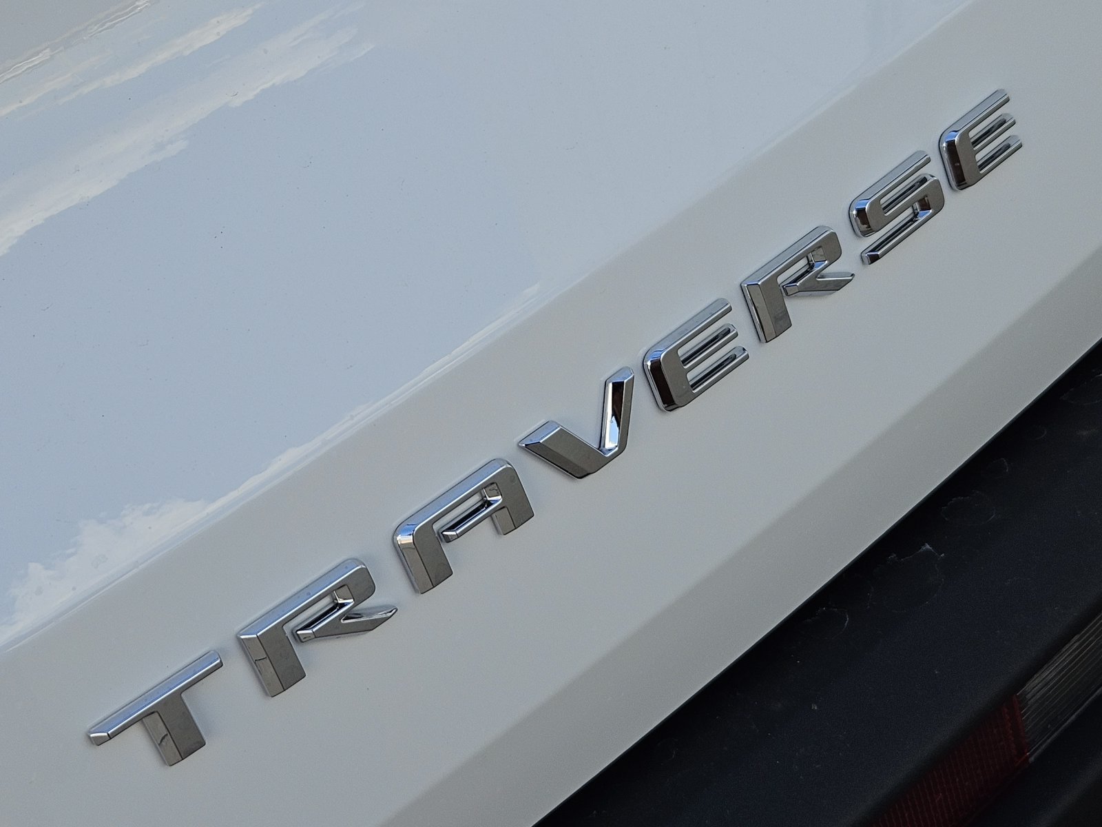 New 2027 Chevrolet Traverse LT FWD image 13