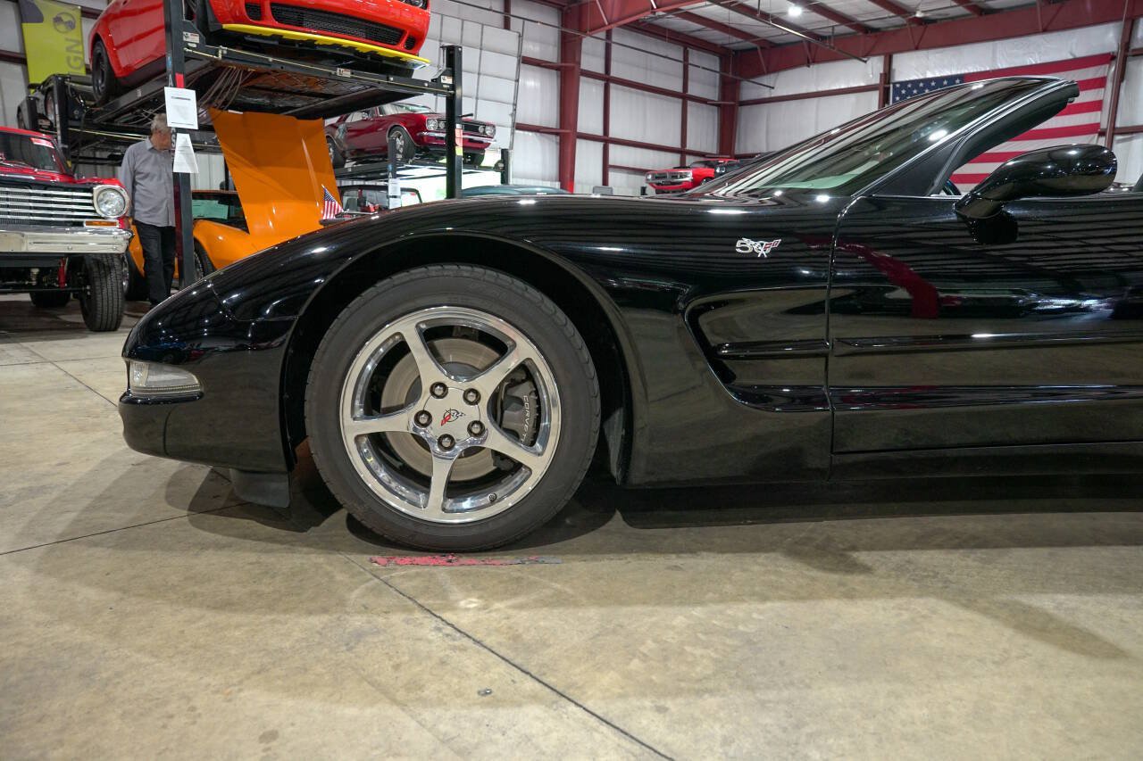 Used 2003 Chevrolet Corvette Convertible w/ Preferred Equipment Group1 RWD image 3