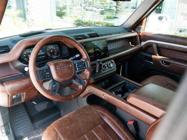 Used 2022 Land Rover Defender 90 X-Dynamic HSE image 3