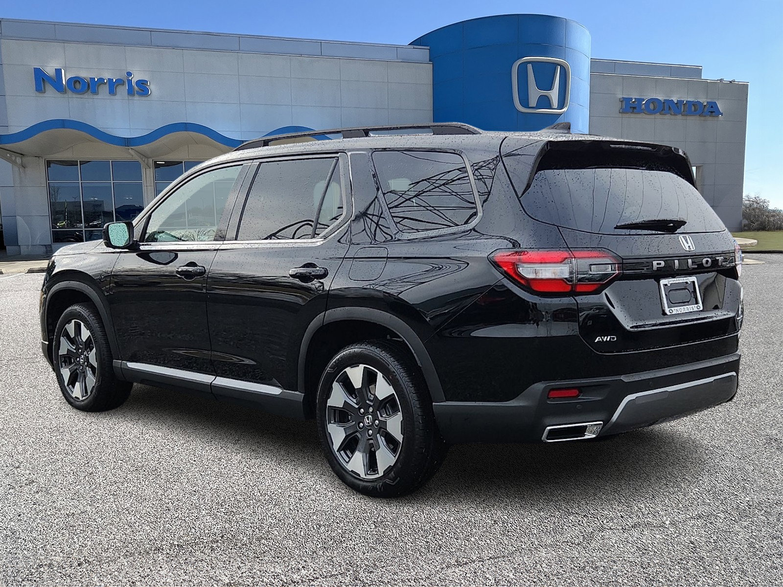 New 2026 Honda Pilot Touring image 3