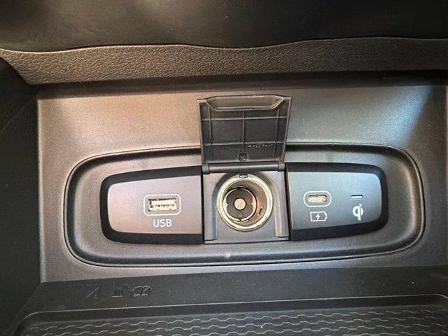 New 2026 Hyundai Venue SEL FWD image 25