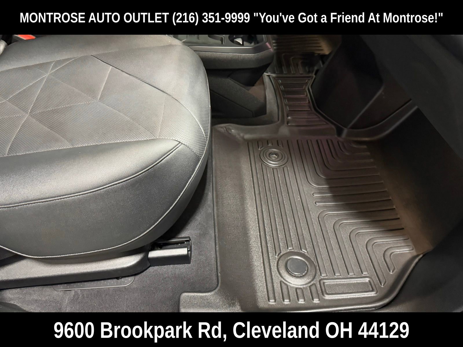 Used 2022 BMW iX xDrive50 w/ Convenience Package image 52