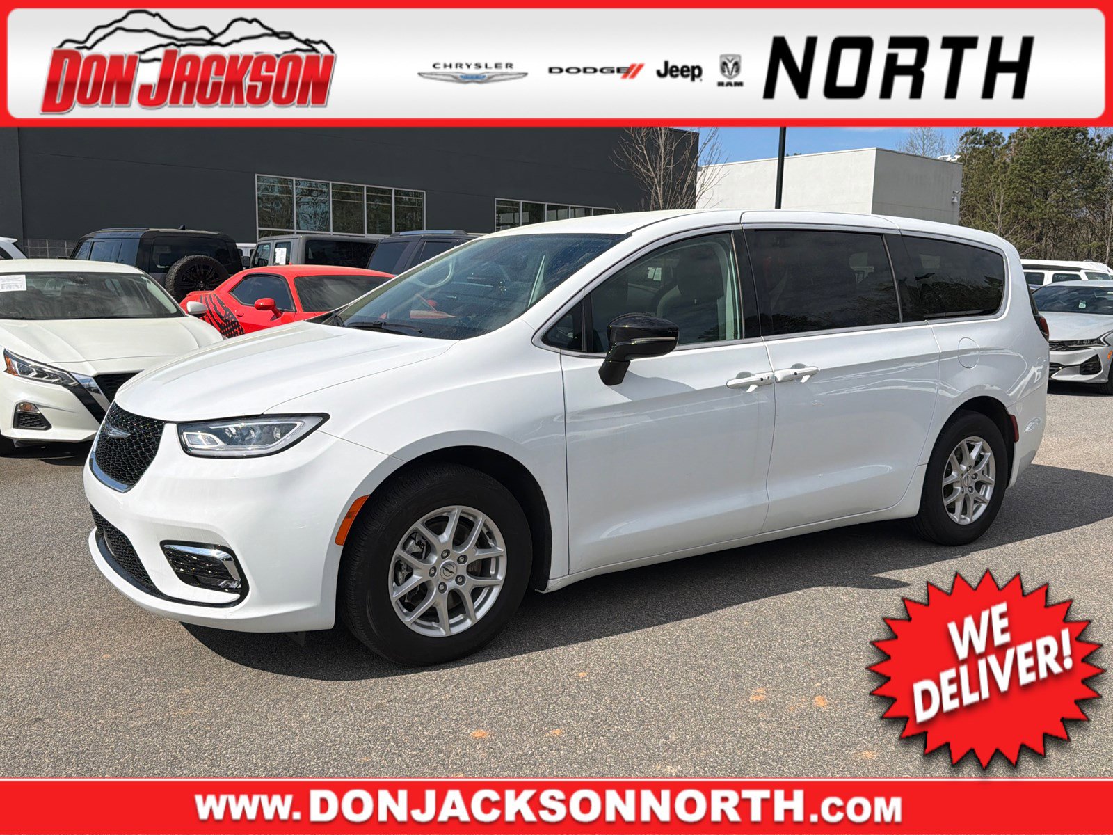 Used 2024 Chrysler Pacifica Touring-L image 1