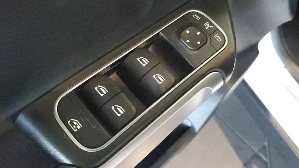 Used 2022 Mercedes-Benz GLB 35 AMG 4MATIC image 23