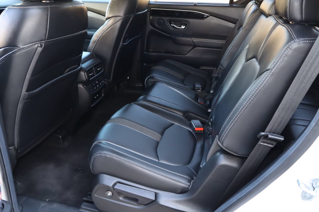 Used 2025 Honda Pilot EX-L image 5
