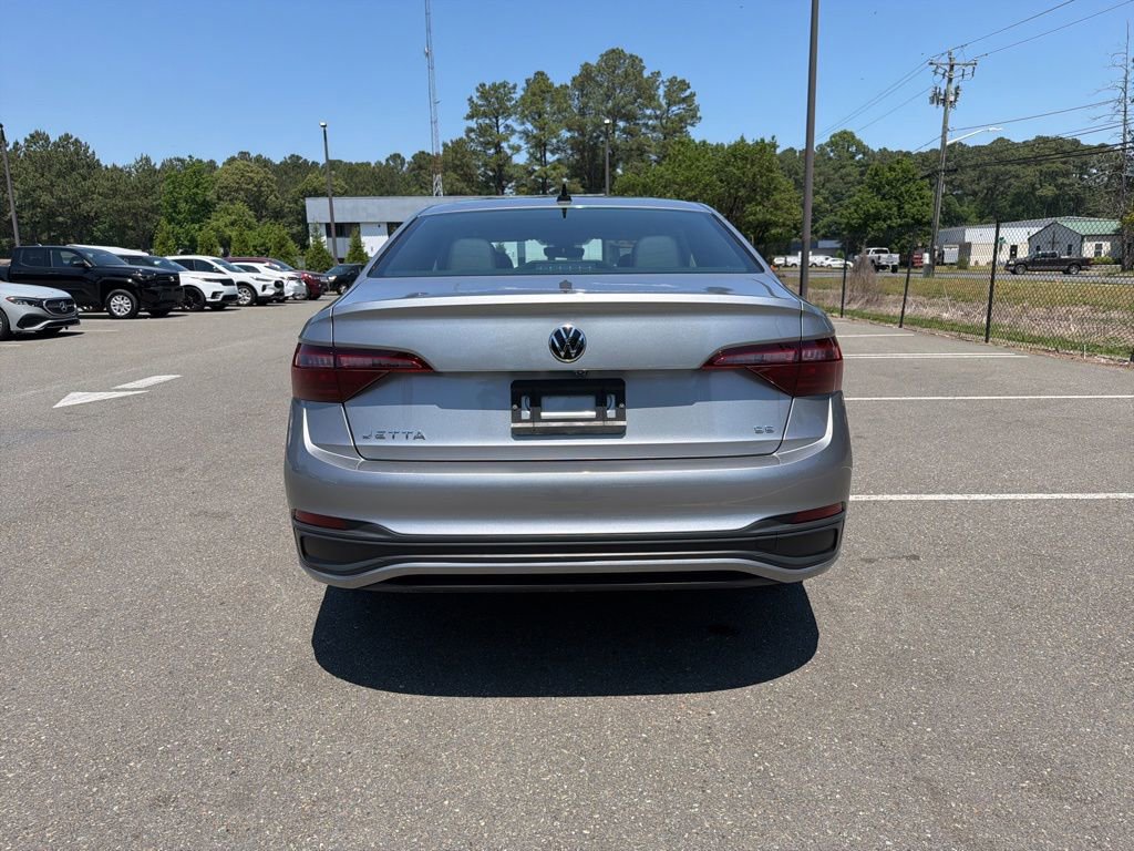 Used 2023 Volkswagen Jetta SE FWD image 6