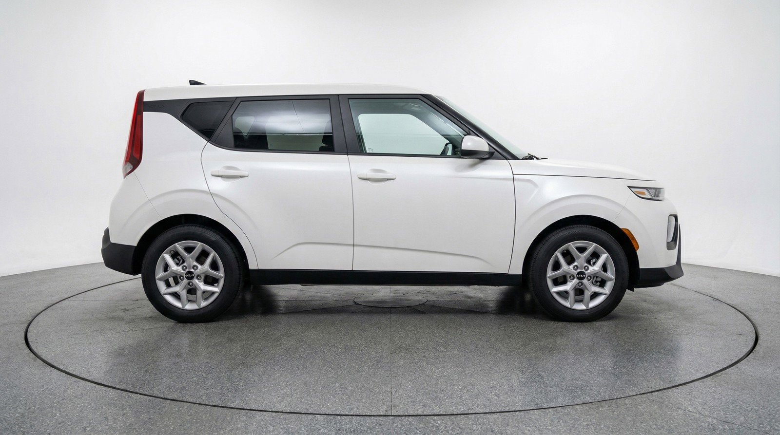 Used 2025 Kia Soul LX w/ LX Technology Package image 11