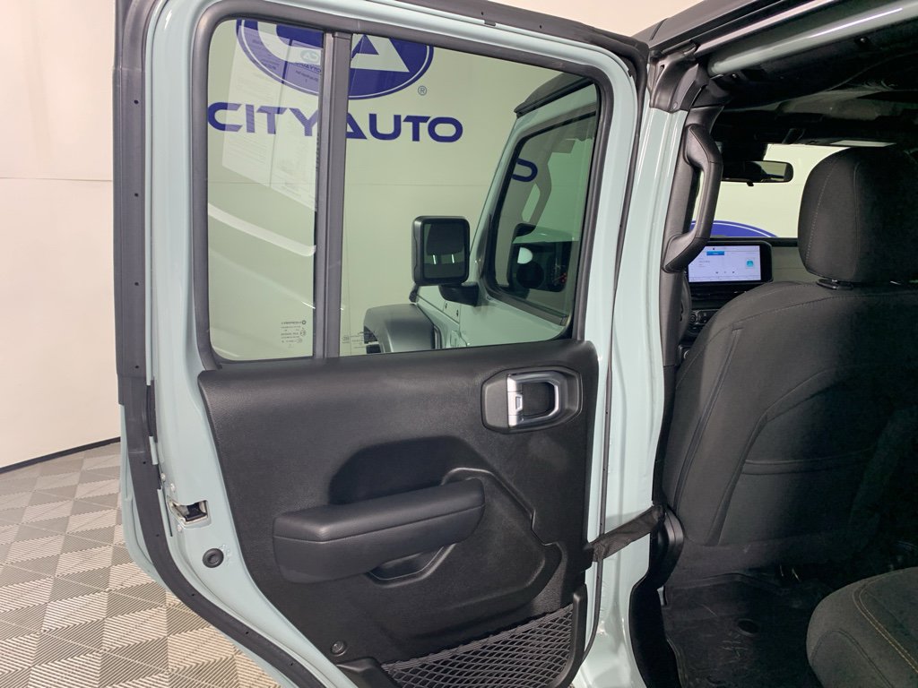 Used 2024 Jeep Wrangler Sport S image 29