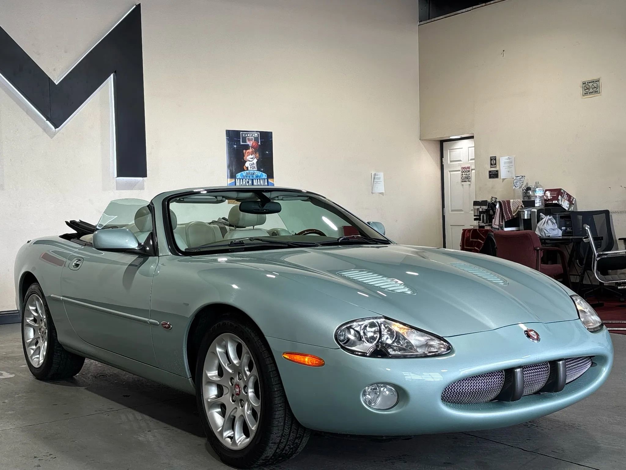 Used 2001 Jaguar XKR Convertible RWD image 3