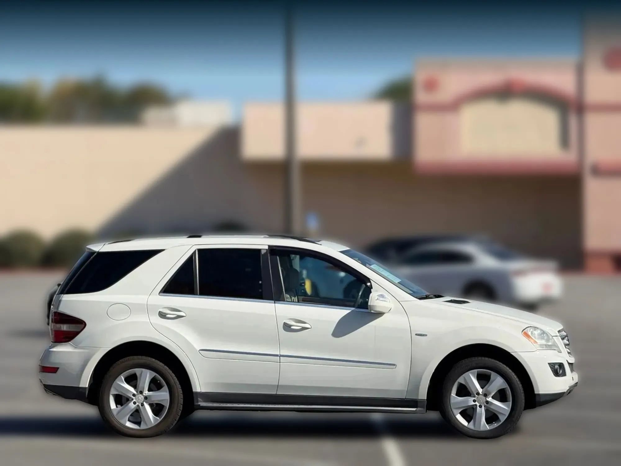 Used 2010 Mercedes-Benz ML 350 BlueTEC 4MATIC image 7