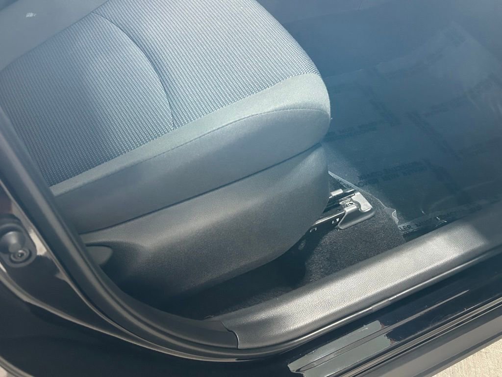 Used 2025 Toyota RAV4 LE image 28