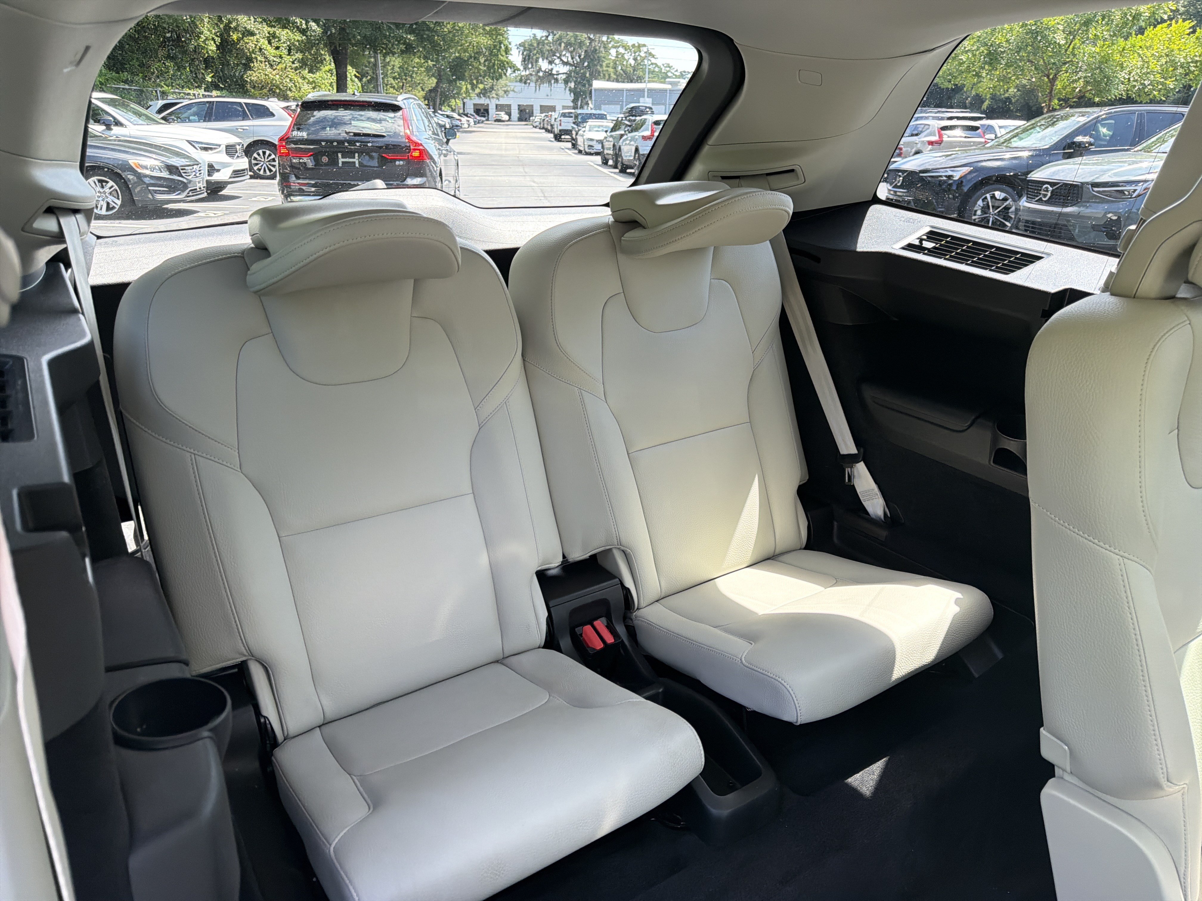 Certified 2024 Volvo XC90 B6 Plus w/ Protection Package AWD/4WD image 33