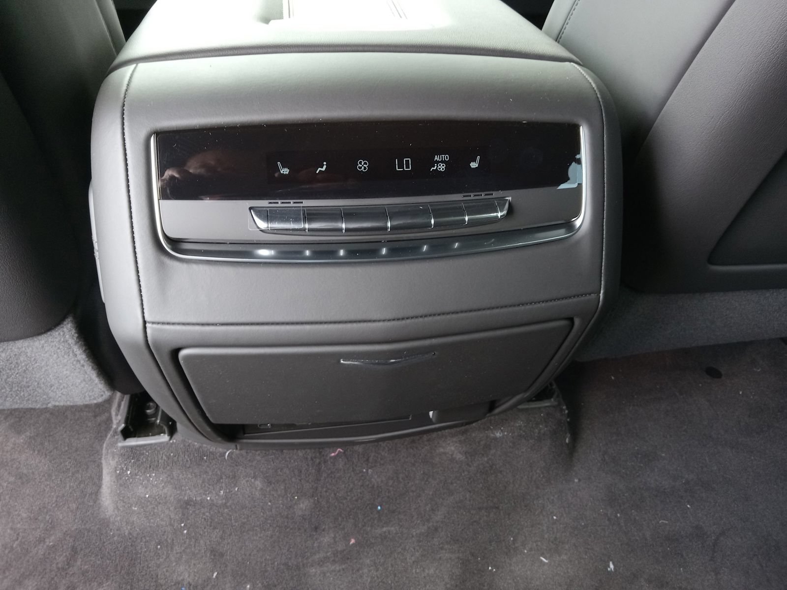 New 2026 Cadillac Escalade ESV Platinum Luxury w/ LPO, Floor Liner Package AWD/4WD image 27