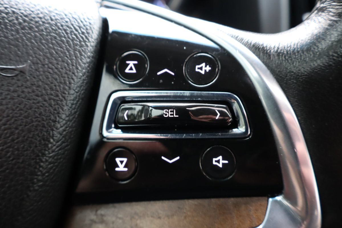 Used 2016 Cadillac Escalade Premium AWD/4WD image 33