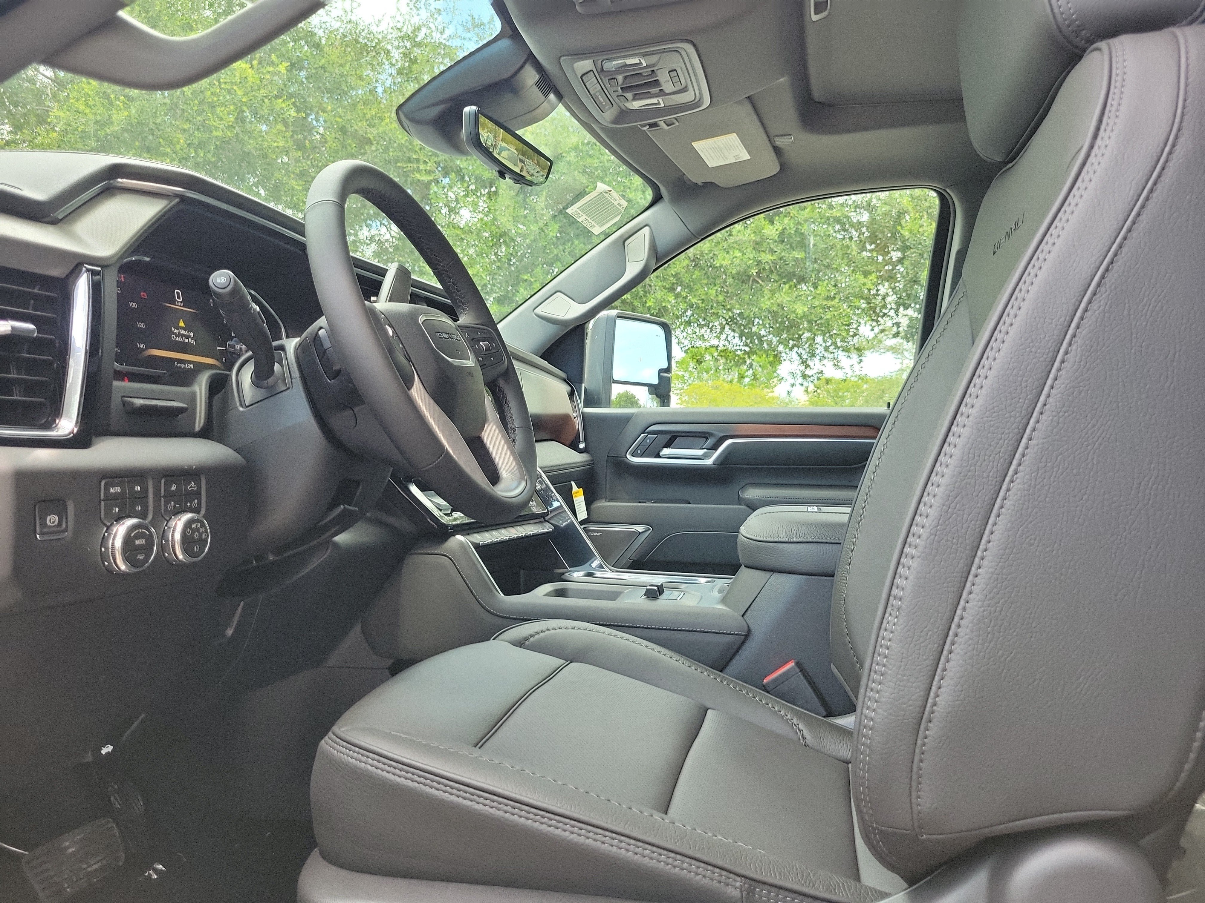 New 2026 GMC Sierra 2500 Denali w/ Denali Reserve Package AWD/4WD image 7