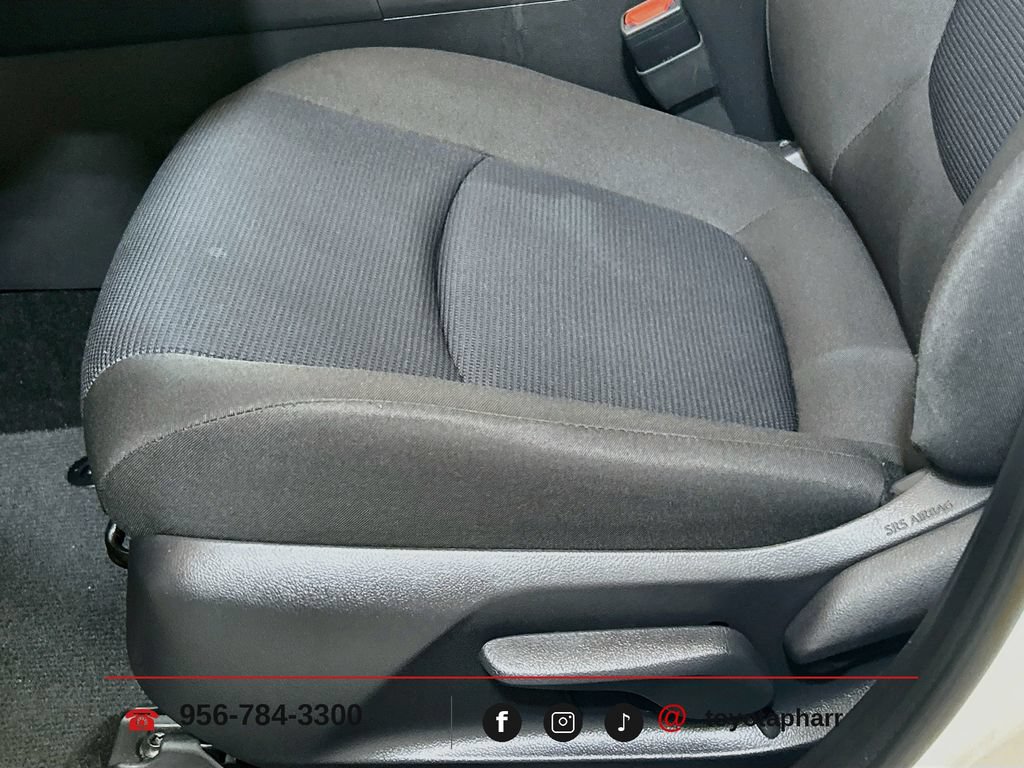 Used 2025 Toyota RAV4 LE AWD/4WD image 17