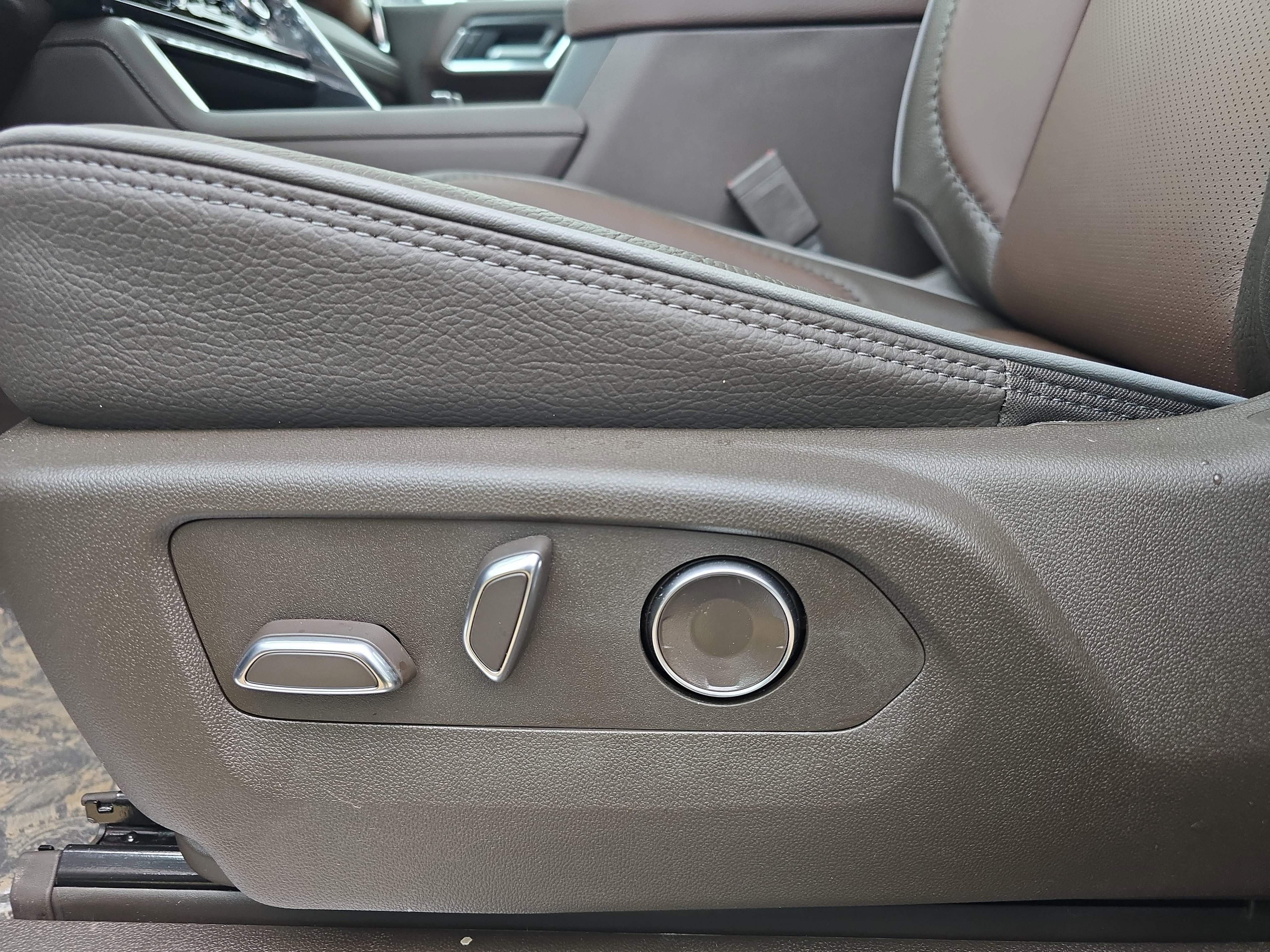 New 2026 GMC Sierra 3500 Denali w/ Denali Reserve Package image 14