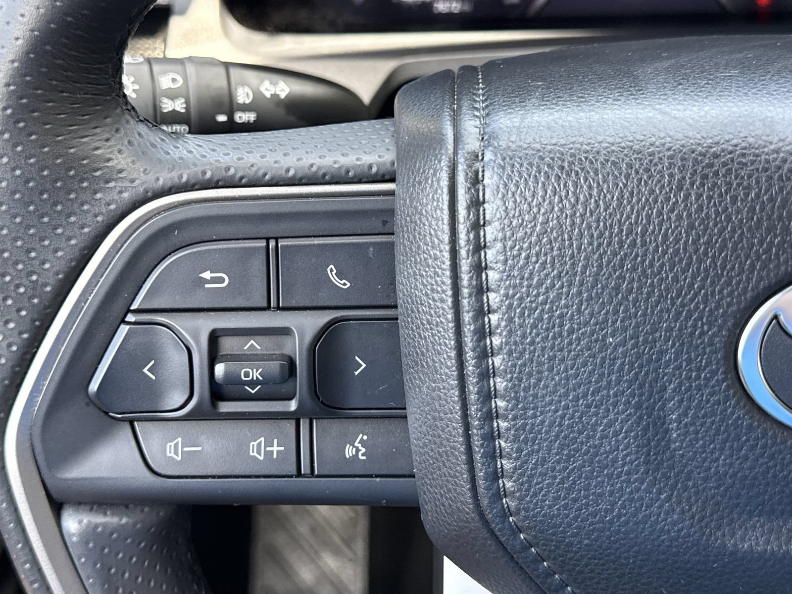 Used 2026 Toyota 4Runner Limited AWD/4WD image 21