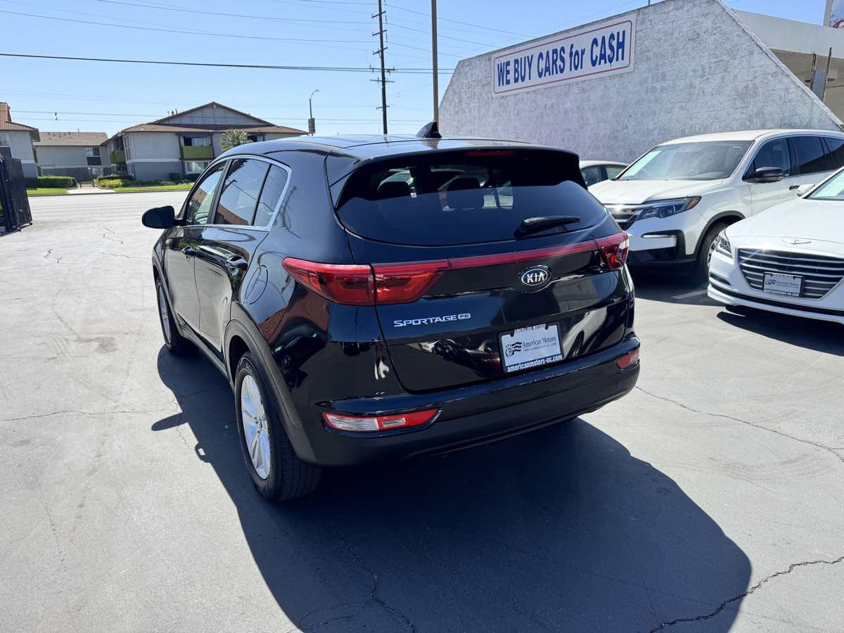 Used 2019 Kia Sportage LX FWD image 2
