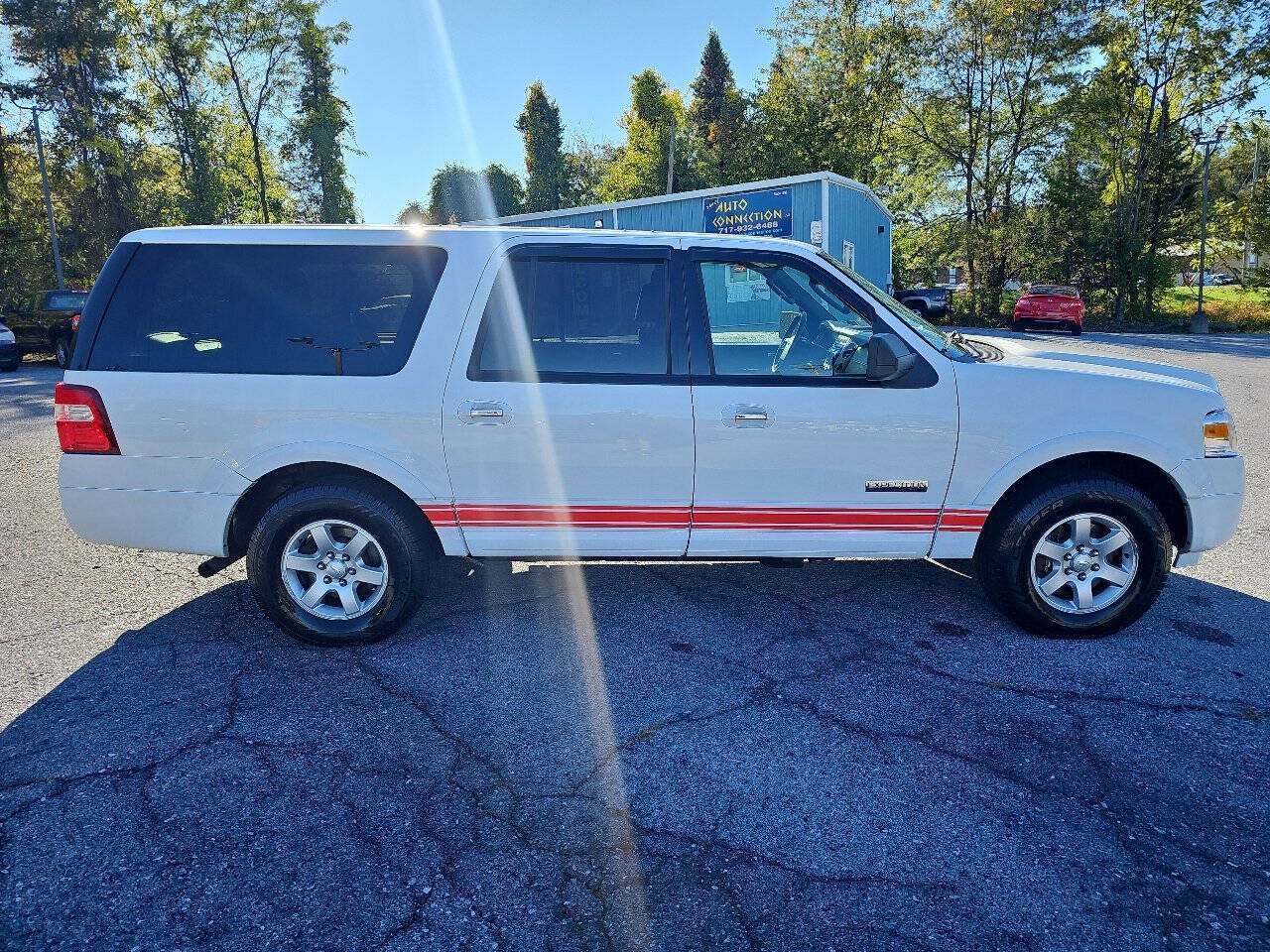 Used 2008 Ford Expedition EL XLT AWD/4WD image 5