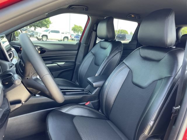 Used 2024 Jeep Compass Latitude w/ Altitude Special Edition AWD/4WD image 23