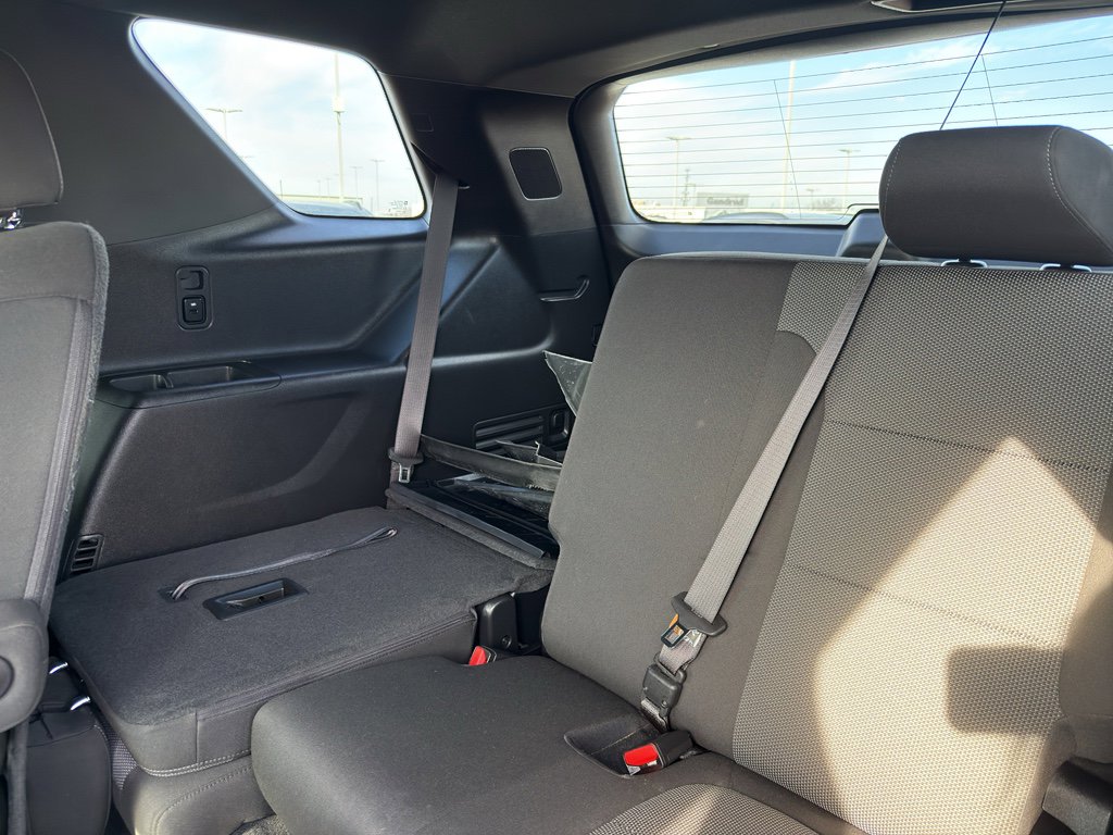 Used 2023 Chevrolet Traverse LT w/ LPO, Floor Liner Package image 37