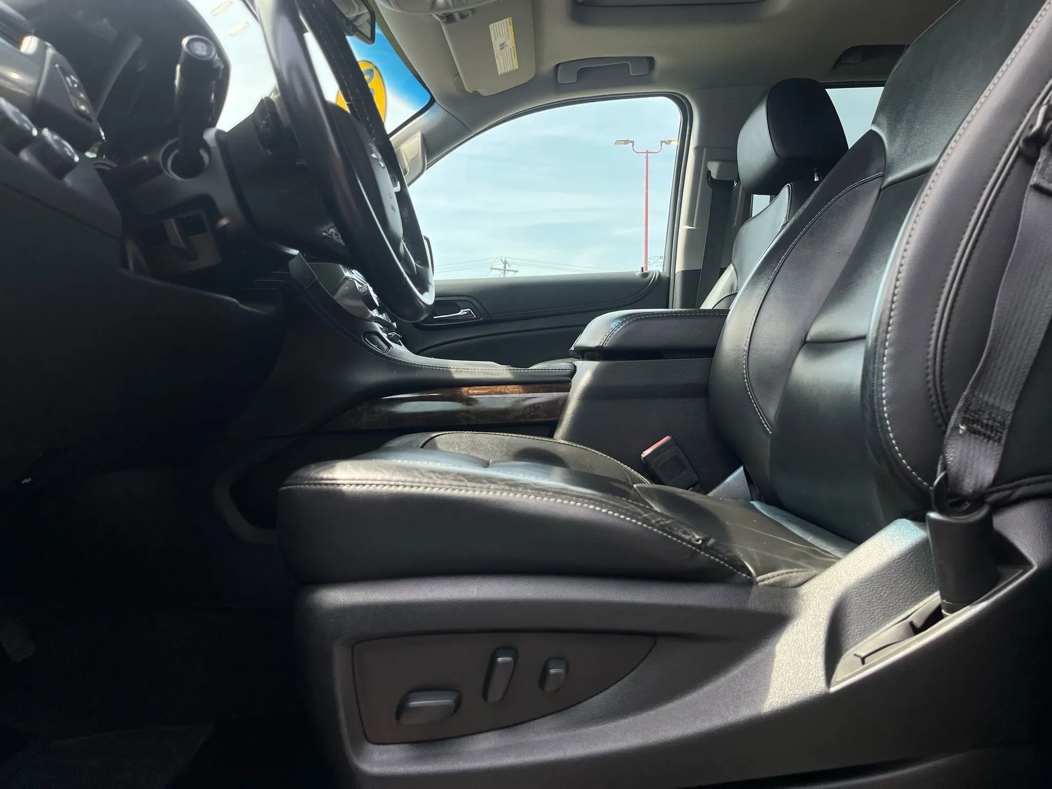 Used 2020 Chevrolet Suburban LT image 16